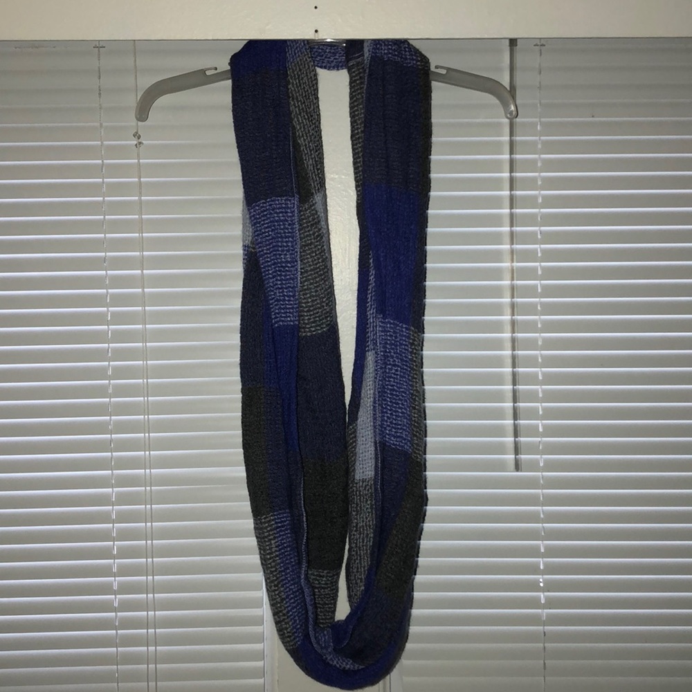 Infinity scarf